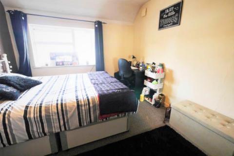 3 bedroom semi-detached house to rent, .,  Uxbridge, UB8
