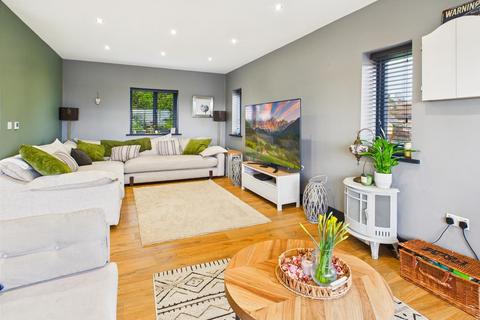 4 bedroom detached house for sale, Westwood Park, Welshpool