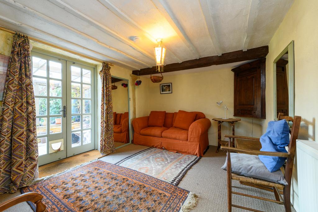 Reception/Bedroom