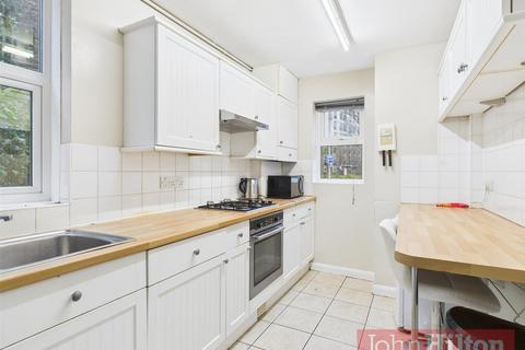 5 bedroom semi-detached house to rent, The Highway, Brighton