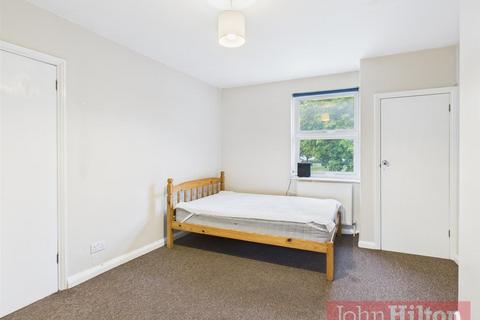 5 bedroom semi-detached house to rent, The Highway, Brighton