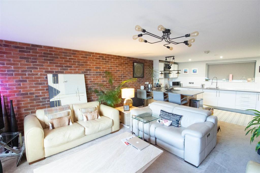 Lounge/Kitchen