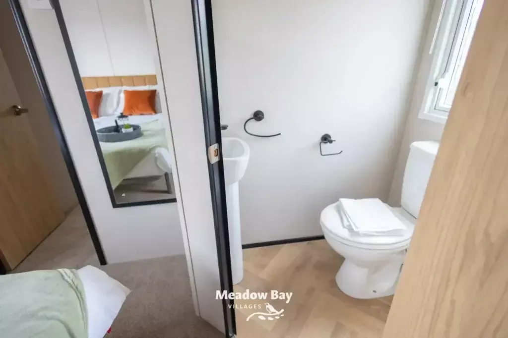 2025 Carnaby Glailsdale 37x12 2b Small 16.jpg