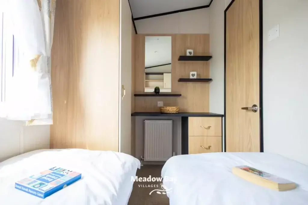 2025 Carnaby Glailsdale 37x12 2b Small 18.jpg