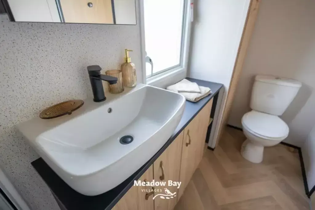 2025 Carnaby Glailsdale 37x12 2b Small 20.jpg