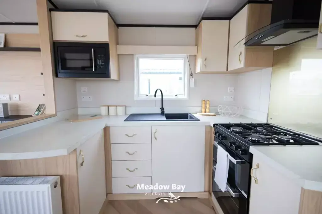 2025 Carnaby Glailsdale 37x12 2b Small 04.jpg