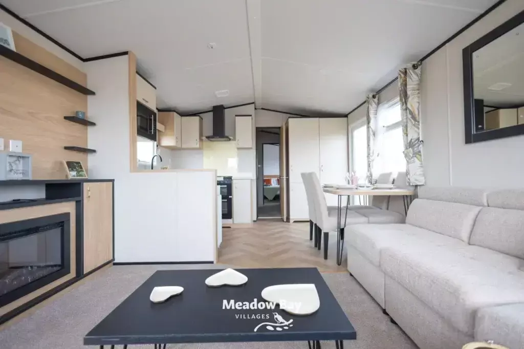 2025 Carnaby Glailsdale 37x12 2b Small 09.jpg