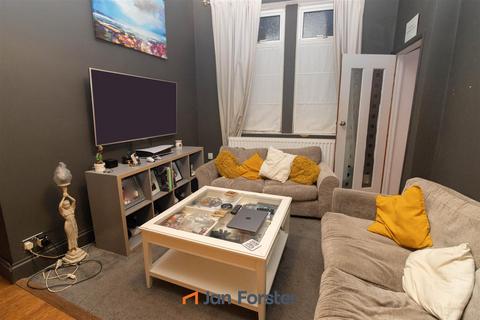 2 bedroom ground floor flat for sale, Myrtle Grove, Wallsend
