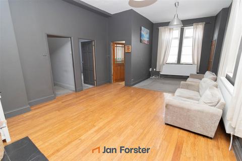2 bedroom ground floor flat for sale, Myrtle Grove, Wallsend
