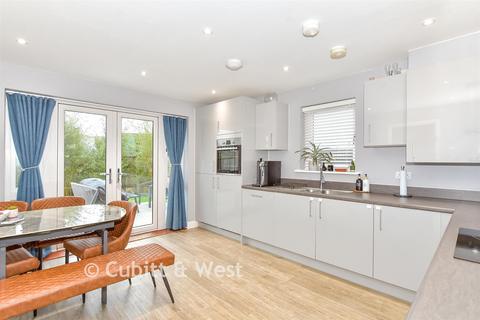 3 bedroom semi-detached house for sale, William Penn Way, Chichester, West Sussex