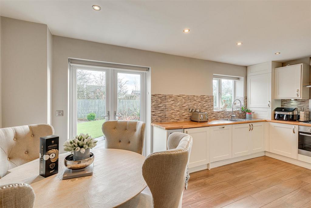 Dining kitchen