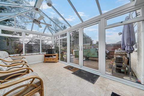 3 bedroom semi-detached house for sale, Oakwood Road, Surrey RH6