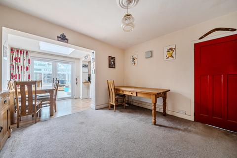 3 bedroom semi-detached house for sale, Oakwood Road, Surrey RH6