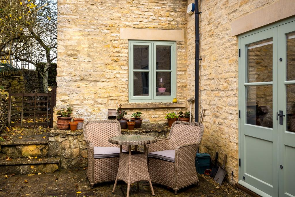Coachman's Cottage, Chedworth, GL54 4 AL, for...