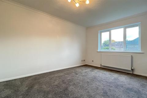 2 bedroom apartment to rent, Primrose Close, Wallington SM6