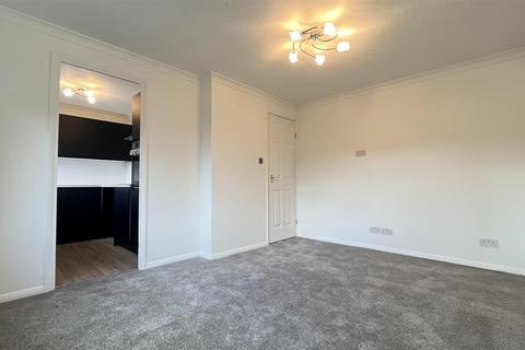 2 bedroom apartment to rent, Primrose Close, Wallington SM6