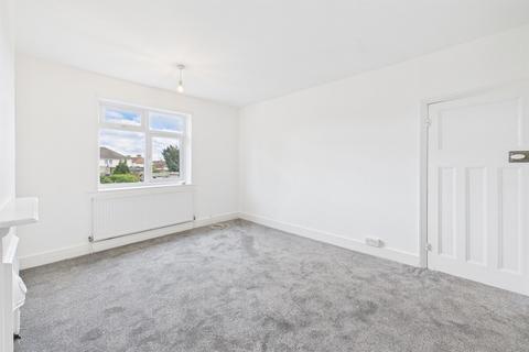 3 bedroom terraced house to rent, Ashtree Avenue, Mitcham, CR4