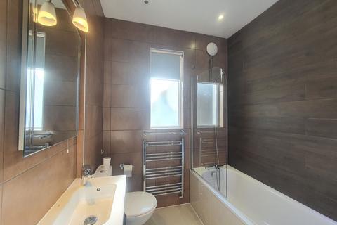 2 bedroom flat to rent, Sumner Road, Harrow, HA1