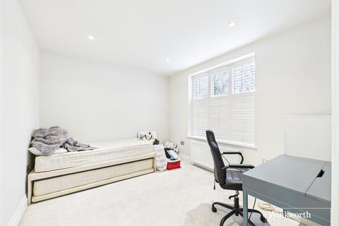 2 bedroom apartment to rent, Holders Hill Road, London NW4