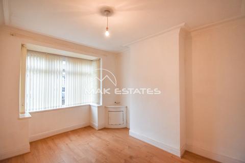 3 bedroom terraced house to rent, Bamville Road, Birmingham B8