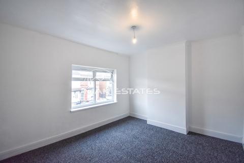 3 bedroom terraced house to rent, Bamville Road, Birmingham B8