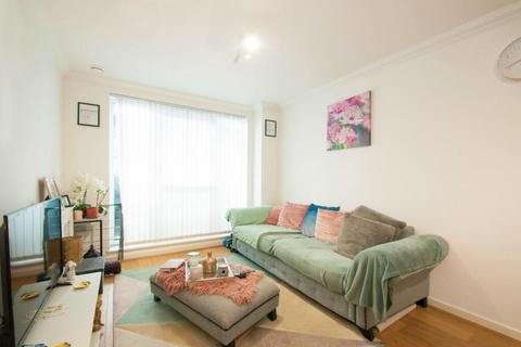 2 bedroom apartment to rent, Grays Place, Slough, SL2