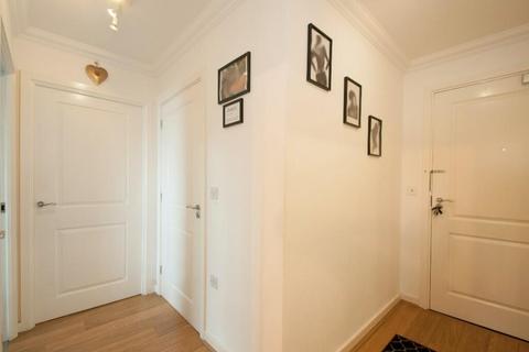 2 bedroom apartment to rent, Grays Place, Slough, SL2