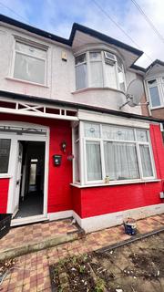 3 bedroom terraced house to rent, Ilford, IG1