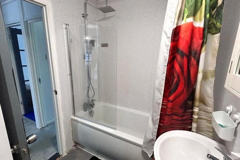 1 bedroom maisonette to rent, Melville Court, Chatham, Kent, ME4