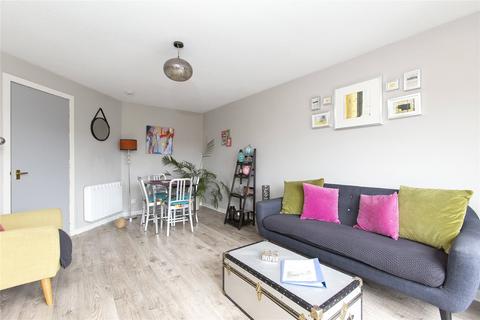 2 bedroom flat to rent, Timber Bush, Edinburgh, EH6