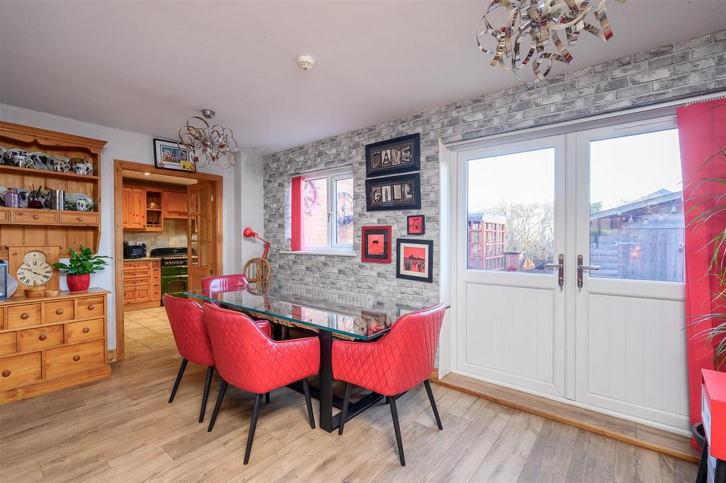 Living dining