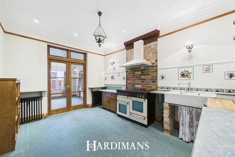 5 bedroom terraced house for sale, London Road South, Lowestoft