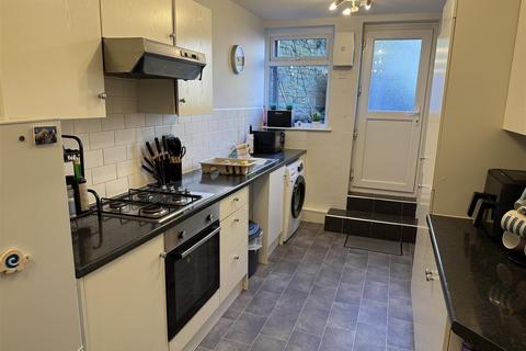 3 bedroom cottage for sale, Northorpe Lane, Mirfield WF14
