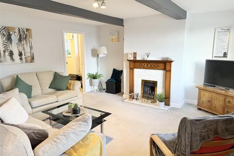 3 bedroom cottage for sale, Northorpe Lane, Mirfield WF14