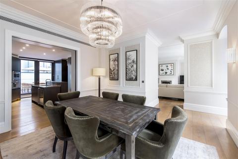 3 bedroom apartment to rent, Duke Street W1K