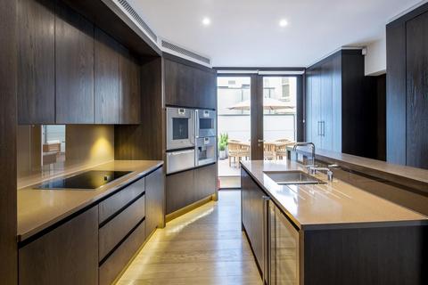 3 bedroom apartment to rent, Duke Street W1K