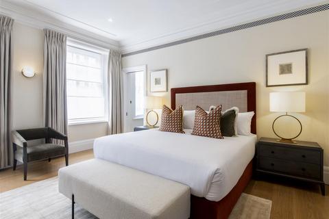 3 bedroom apartment to rent, Duke Street W1K