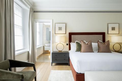 3 bedroom apartment to rent, Duke Street W1K