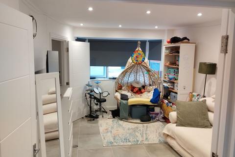 2 bedroom end of terrace house for sale, Blackborne Road, Dagenham RM10