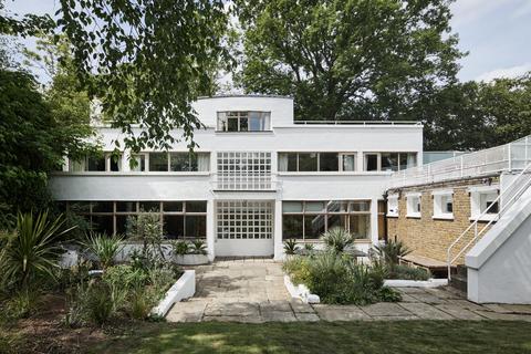 undefined, Six Pillars, London SE26