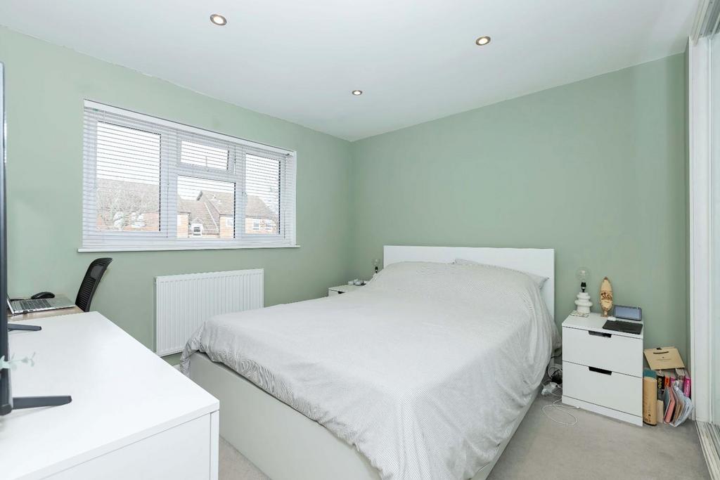 Lodge Close.jpg