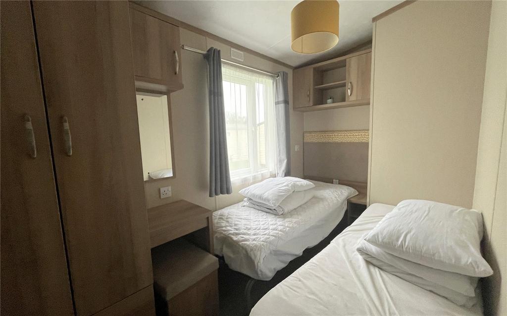 Hoburne Caravan Park, Hoburne Lane... 3 bed park home for sale - £40,000