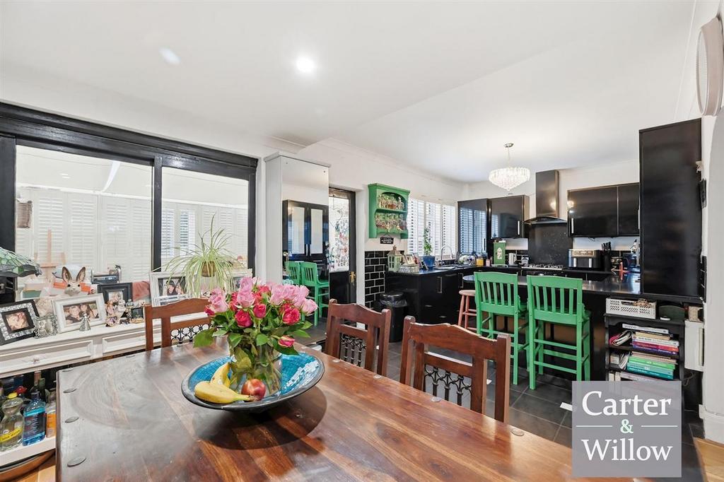 Kitchen / Dining