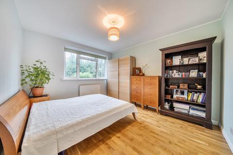 2 bedroom maisonette for sale, Holwell Place, Pinner
