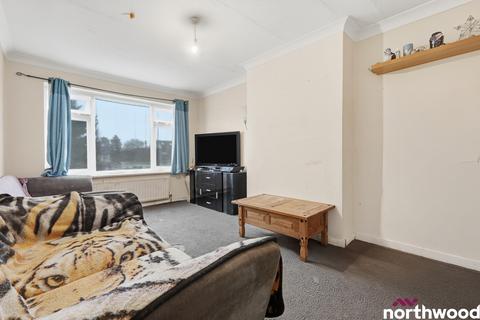 2 bedroom flat for sale, Doddinghurst Road, Brentwood, CM15