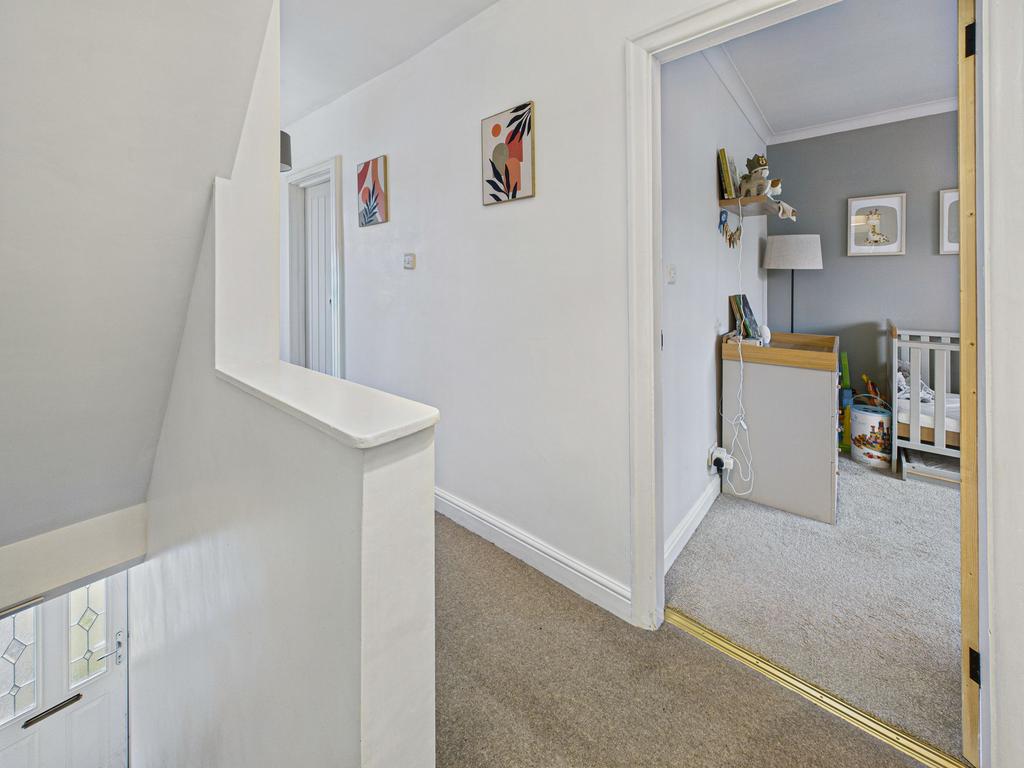 Landing/ stairway