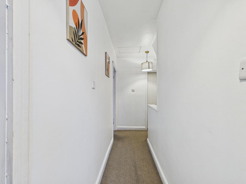 Landing/ stairway