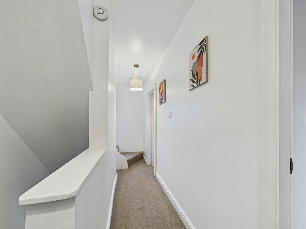 Landing/ stairway