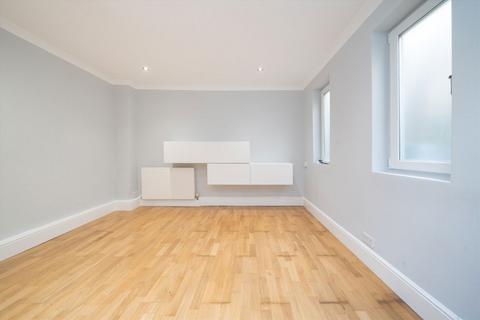3 bedroom terraced house to rent, Uxbridge Street, London W8