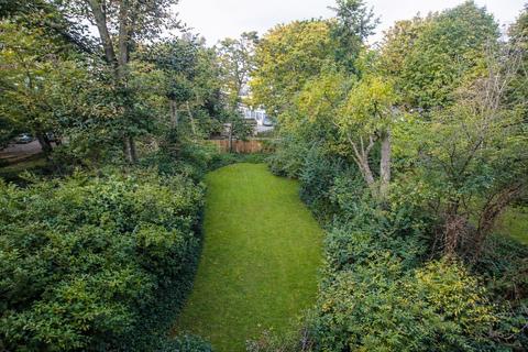 Studio to rent, Frognal, Hampstead, NW3